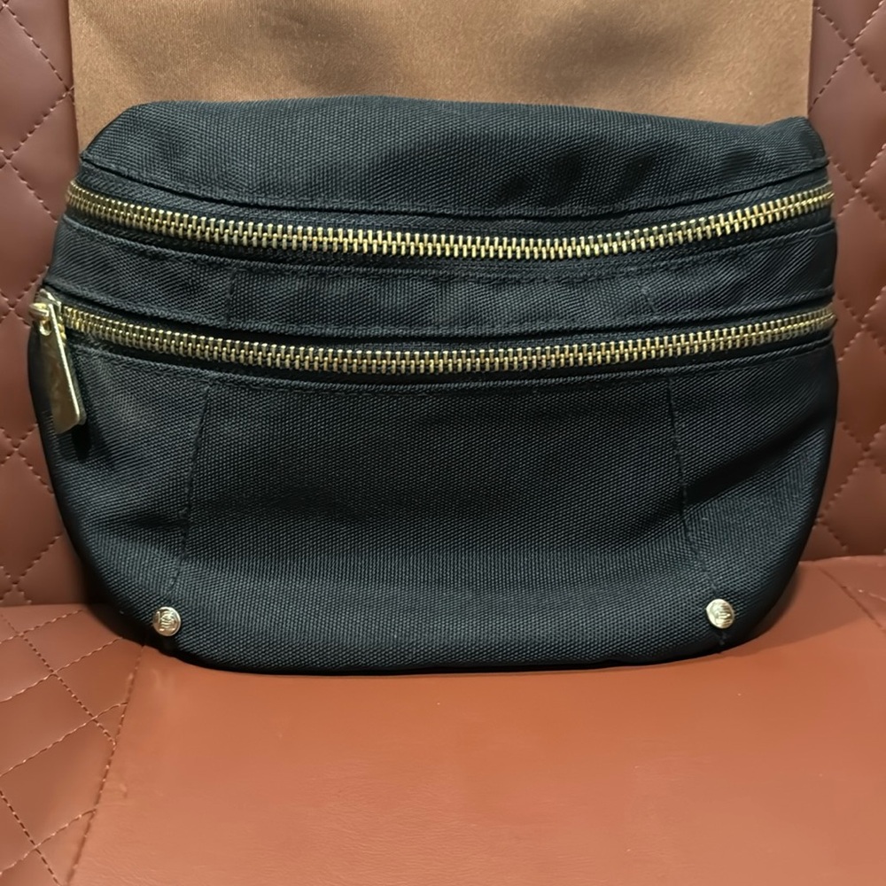 Laundry By Shelli Segal Belt Bag Black Crossbody Fanny Pack waist bag gold tone